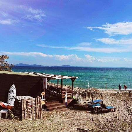 Lovely Studio Apartment On The Beach Burgas Bagian luar foto